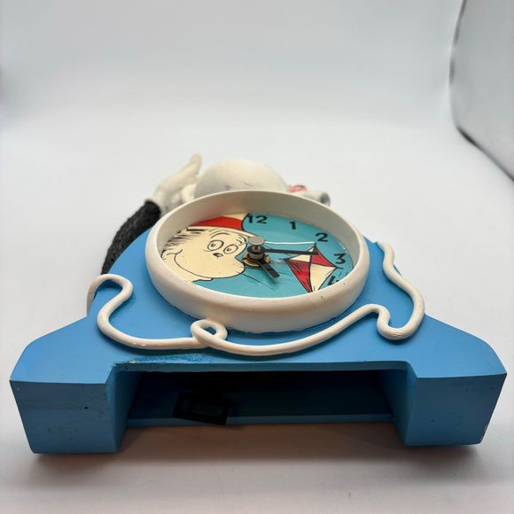 Dr. Seuss The Cat in the Hat Tabletop/Hanging Ceramic Unique Clock - Picture 10 of 16